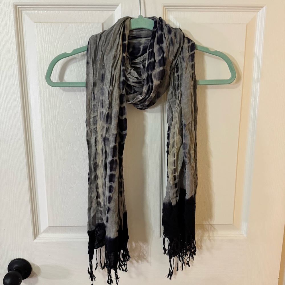 Lucky Brand Navy Blue and Gray Scarf